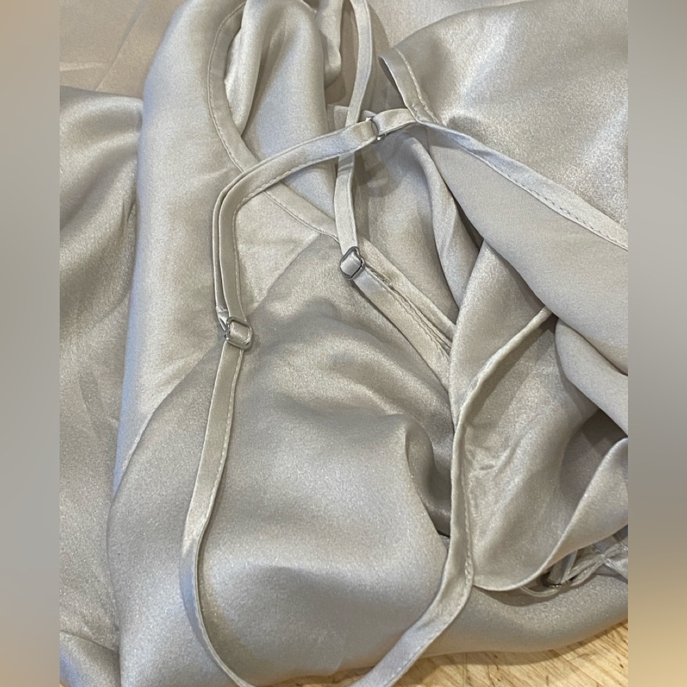 Banana Republic Silk cascading soft grey Women's Camisole Top EUC large - Picture 5 of 8